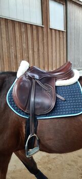 Springsattel Tech 1 (Erreplus) braun 17 / 17,5, Erreplus Tech 1 Tech 1, Maresa, Jumping Saddle, Pfullingen