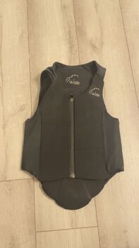 Schutz Weste zu verkaufen, Felix Bühler , Lisa Geiger , Kamizelki ochronne, Lahr 