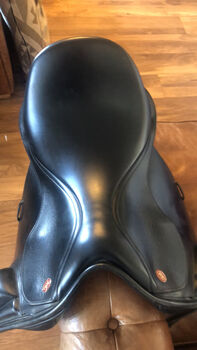 Kent & Masters Dressage Saddle Kent & Masters