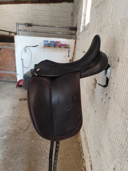 Kentauer Dressursattel Ithaka doubliert mit Lack 17, 5 Zoll, Kentauer  Ithaka , Juliane Klauß, Dressage Saddle, Rodgau 