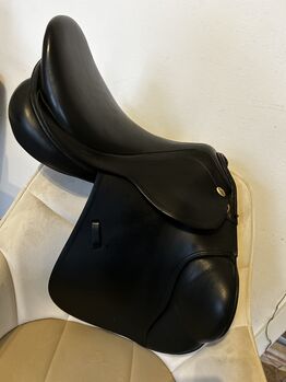 Kentaur Charon 17 Zoll Springsattel, Kentaur Charon, Lina Dahms , Springsattel, Löwenberg 