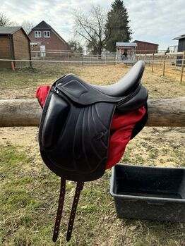 Kentaur Dressursattel dunkelbraun 16,5 Zoll ‼️WIE NEU‼️, Kentaur ITHAKA AP MONOBLATT , Lisanne von Poehl, Dressage Saddle, Großensee