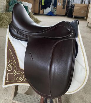 Kentaur Ithaka 18“ - 3/4 Jahr alt Havanna, Kentaur  Ithaka, Nicole, Dressage Saddle, Bünde