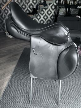 Siodlo skokowe Kentaur Naxon 17 Cala, czarne Kentaur Naxon