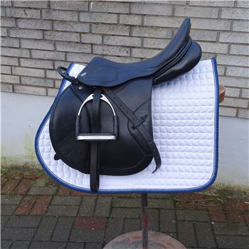 Kentaur Titan II Springsattel 17/3 (mittlere Kammer), Kentaur  Titan II, S.V., Jumping Saddle, Geestland