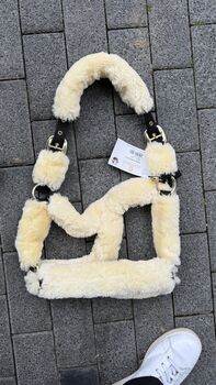 Kentucky Lammfell Halfter WB, Kentucky, Victoria , Halters, München