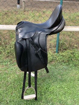 Kieffer Action Dressursattel; 17" tiefer Sitz; viel Pausche, Kieffer Action, Lea, Dressage Saddle, Blankenfelde-Mahlow