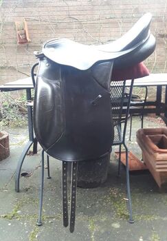 Kieffer Dressur Lech DL Excellent 18/32 schwarz, Kieffer Dressursattel Lech DL Excellent, Reitartikelbörse (Reitartikelbörse - Onlineshop für Wanderreiter), Dressage Saddle, Grevenbroich