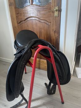 Kn 17.5’ dressage saddle Karl niedersuess