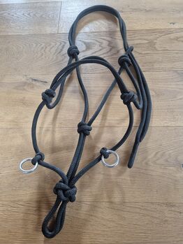 Knotenhalfter mit Seitenring, Céline, Halfter, Worb