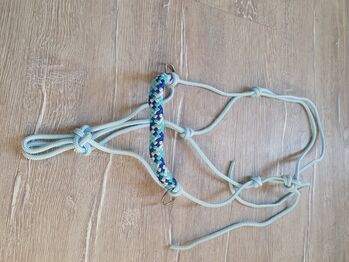 Knotenhalfter mit Zügeln und Arbeitsseil, Flechtplatz, Claudia Tagge, Halters, Potsdam