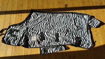 Zebra Fliegendecke mit Bauchlatz, 115cm, Kati, Ochrona koni przed owadami , Blomberg