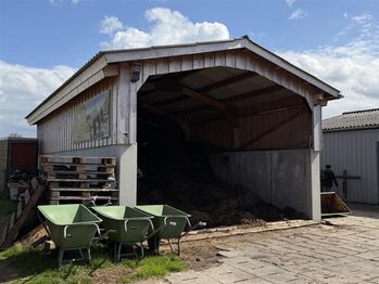 Reitanlage auf Langeoog - Reithalle, 19 Boxen & Paddocks - Reitstall Süderhof