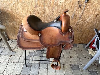 Edler XL Westernsattel komplett: Champion Turf 800 – 18" mit ovalem Silber inkl. Fender & Bügel, Champion Turf Equipment Inc. (Modellreihe 800) Champion 800 (Schlichte Punzierung), Dominic, Siodło westernowe , Kleinlützel
