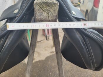 Labelle by Felix Bühler VS Sattel, Labelle by Felix Bühler, Fiona Jaquet, All Purpose Saddle, Courtaman