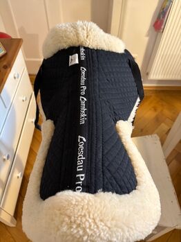 Lammfell-Sattelkissen mit Memoryschaum, Loesdau Horse-friends Lammfell-Sattelkissen mit Memoryschaum, Elisa Steiner, Other Pads, München