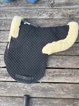 Lammfell sSatteldecke Gr M, Lösdau, Karin Baumgartner, Saddle Accessories, Sieghartskirchen 
