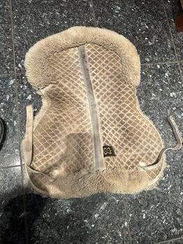 Lammfell Pad, Teresa Brecher, Other Pads, Oberhofen im Inntal