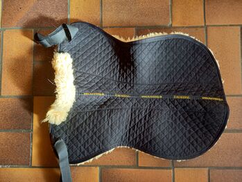 Lammfell-Sattelkissen von Euroriding +++ mit Wirbelsäulenkanal, Euroriding, Alexandra Busch, Andere Pads, Neusorg