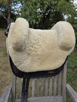Lammfellsattel, Christ Iberica  Plus, Felicia Sadowski, Lambskin Pad, Gerswalde