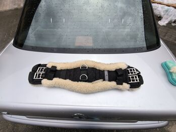 Lammfellsattelgurt von Horze abzugeben, Horze  Kurzgurt , Lange , Popręgi, Breitungen