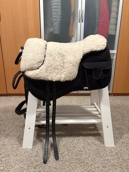Lammfellsattel Loesdau, Loesdau L-pro West Bareback-Pad Fell, Frederikke Muehlbauer, Lambskin Pad, München