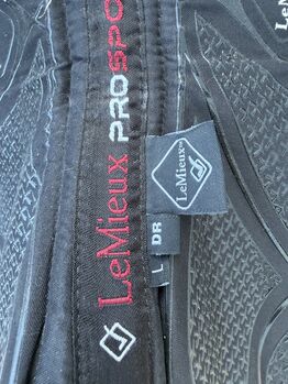 LeMieux - X-Grip Silikon Dressurschabracke Schwarz LeMieux X-Grip Silikon Dressurschabracke Schwarz