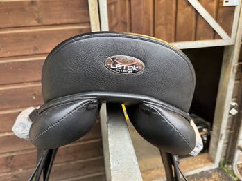 Letek Dressursattel 17,5 schwarz Letek