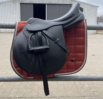 Letek Springsattel 17,5” zu verkaufen Letek Tekna