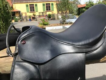 Sommer Dressursattel Remos Dolce, 17,5", schwarz TOP, Sommer Remos Dolce, A. Krones, Siodła ujeżdżeniowe, Bad Homburg