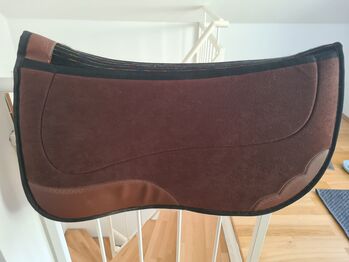 Lucky Rider Westernpad/Lammfellpad, Lucky RiderVerkaufe hier nur wenige Male benutztes Westernpad der Marke Lucky-rider in der Farbe bra, Isa Reichenbecher , Saddle Accessories, Leipzig 