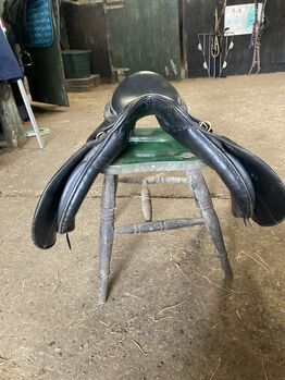 M&J Saddlery 18” XW GP Black