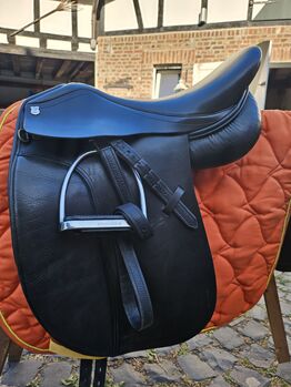 Massimo Dressur II FK 17" 32 Kammerweite, Massimo Dressur II FK, Sarah Müller, Dressage Saddle, Neunkirchen-Seelscheid
