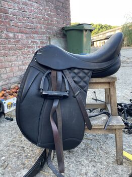 Massimo Saddle-up Dressur 18,5 Zoll, Massimo Saddle up , Katharina , Dressursattel, Aachen 