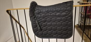 Mattes Lammfell-Dressurschabracke, Größe L (Warmblut), Mattes Lammfell-Dressurschabracke, Anne, Dressage Pads, Dorsten