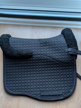 Mattes Dressur Schabracke Gr. L schwarz, Conny , Schabracken, Neuss