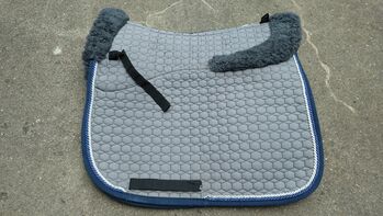 Mattes Lammfellschabracke grau Dressur, Mattes, Eva, Dressage Pads, Guntersblum 