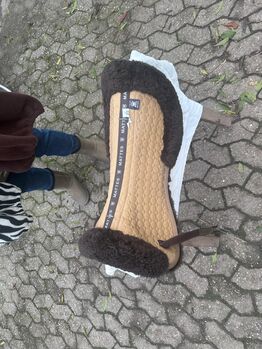 MATTES Sattelkissen mit Lammfell, Mattes, Claudia Moertter, Other Pads, Krefeld