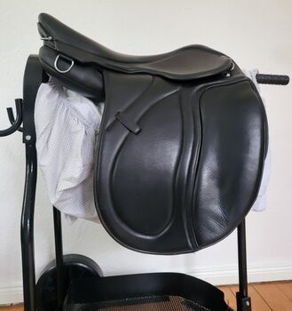 Maxflex Emilio Pro Dressursattel, kaum genutzt! Top-Zustand, 2 Jahre jung, Maxflex (ehemals Deuber, jetzt Bargh&Bargh/Hilbar u.a.) Emilio PRO, Helga Jungk, Dressage Saddle, Bremen