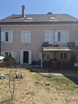 Mehrfamilienhaus mit pferdehaltung