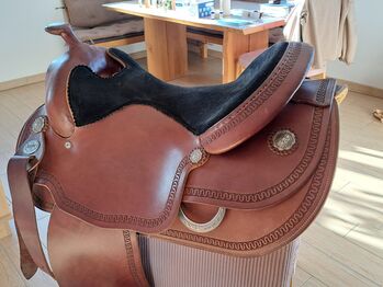 Neuwertiger Diamond C Westernsattel - Q/ FQ, Round Skirt, Top-Zustand Diamond Saddlery Diamond C