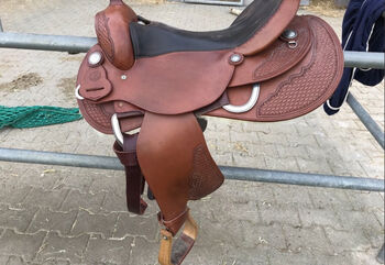 Neuwertiger Westernsattel MJ Western Art Saddlery, MJ Western Art Saddlery  Custom Made ( Allroundsattel), Katja Jud, Westernsattel, Metzingen