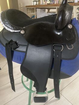 NEU Westernsattel schwarz Steigbügel Sattel, ZaidiLeather, K.Maier, Western Saddle, Herrsching 