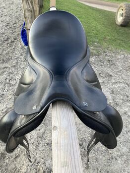 Nick dolman monoflap dressage saddle Nick dolman