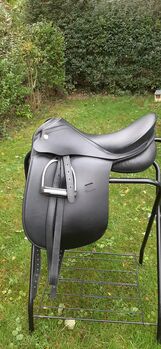Niedersüß Crescendo, NEUWERTIG, 17,5", mittlere Kammerweite, Niedersüß  Crescendo, Karmen, Dressursattel, Ebreichsdorf 