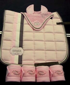 NEU Eskadron Set Powderrose, Eskadron Big Square, Akinom, Dressage Pads, Bad Salzuflen