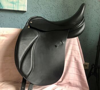 Neuer Velicea Sattel, Velicea  DS Basic, Lucia Zahrte, Dressage Saddle, Schopfheim 