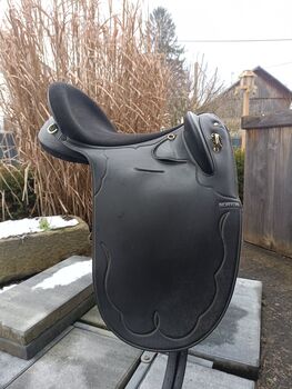 Norton Sattel - Barocksattel/Dressursattel - schwarz mit schicken Verzierungen, Anna-Sophie, Dressage Saddle, Hohenzell