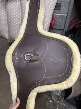 Kentucky Stollengurt Fell  140cm, NP: 245€ Kentucky