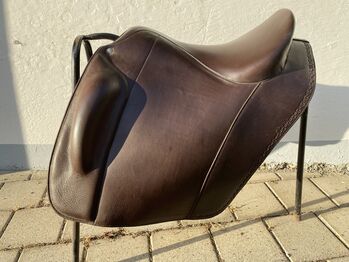 Lederbaum-Masssattel von Franziska Weiss, Franziska Weiss, Bubikon ZH Lederbaum-Masssattel, Sandra, Baroque Saddle, Grüt